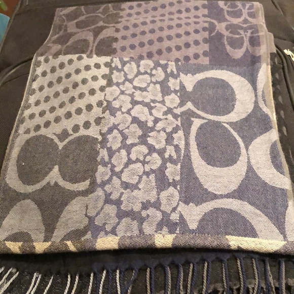 Coach scarf - Picture 2 of 3